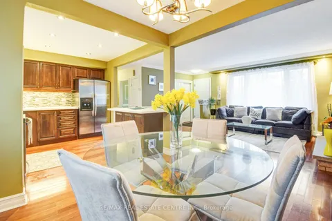 2518 Stillmeadow Rd, Mississauga, ON L5B 1X7