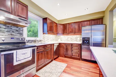 2518 Stillmeadow Rd, Mississauga, ON L5B 1X7