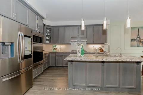 971 Cherry Crt, Milton, ON L9E 1P6