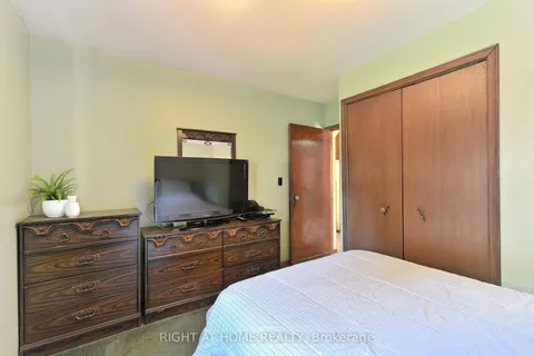 1171 Northmount Ave, Mississauga, ON L5E 1X8