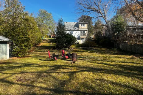 2560 Mindemoya Rd, Mississauga, ON L5C 2R2