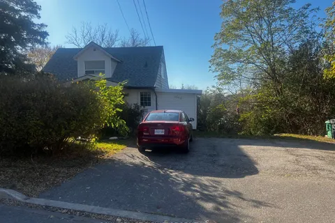 2560 Mindemoya Rd, Mississauga, ON L5C 2R2