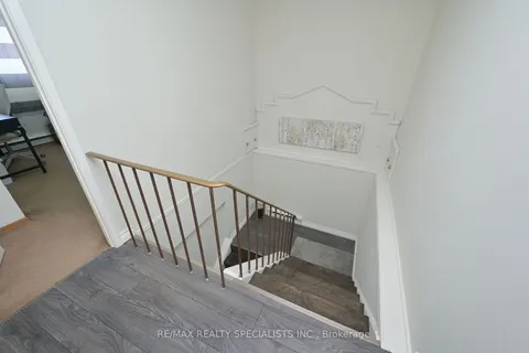 20 Hallcrown Crt, Brampton, ON L6S 2A7