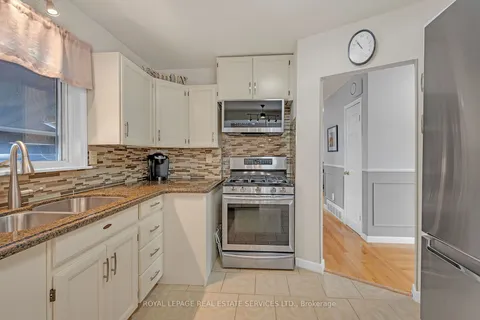 1381 Constance Dr, Oakville, ON L6J 2T8