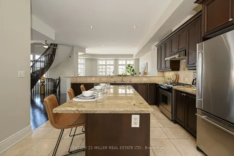 120 Bronte Rd, Oakville, ON L6L 3C1