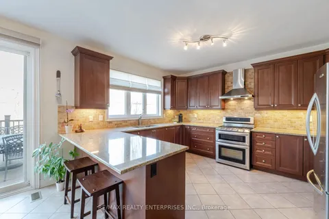 3312 Liptay Ave, Oakville, ON L6M 0N1