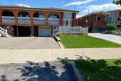 51 Seacliffe Blvd, Toronto, ON M9L 2G7