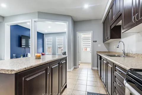 40 Saint Dennis Rd, Brampton, ON L6R 3W7