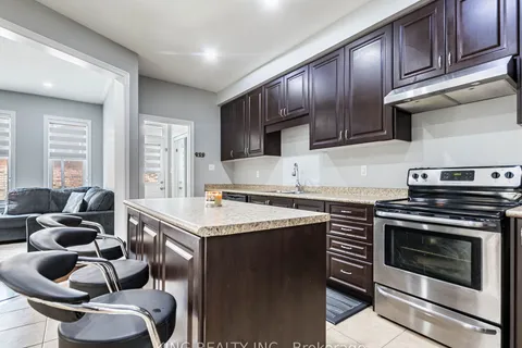 40 Saint Dennis Rd, Brampton, ON L6R 3W7