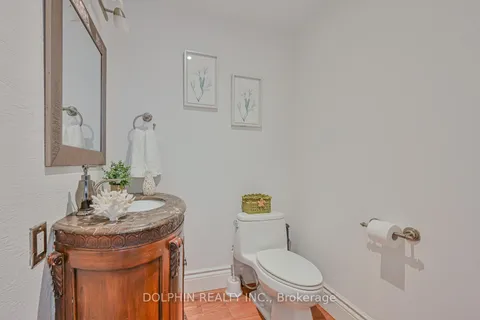 1084B Kipling Ave, Toronto, ON M9B 3M2