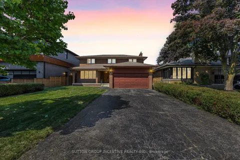 14 Graystone Gdns, Toronto, ON M8Z 3C3