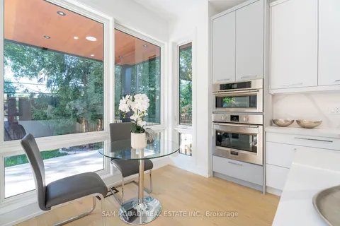 73 Elma St, Toronto, ON M8V 1X9