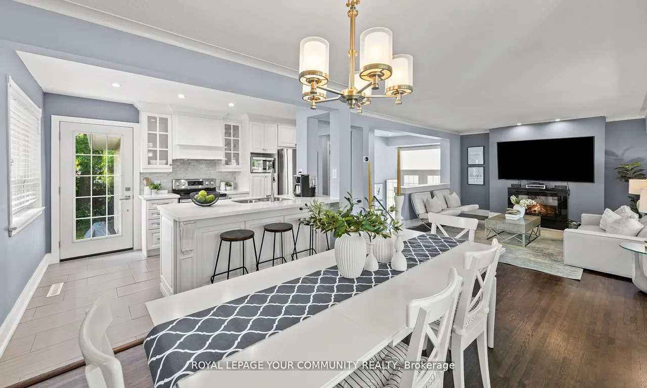 11 Braywin Dr, Toronto, ON M9P 2N9