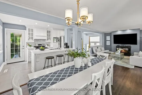 11 Braywin Dr, Toronto, ON M9P 2N9