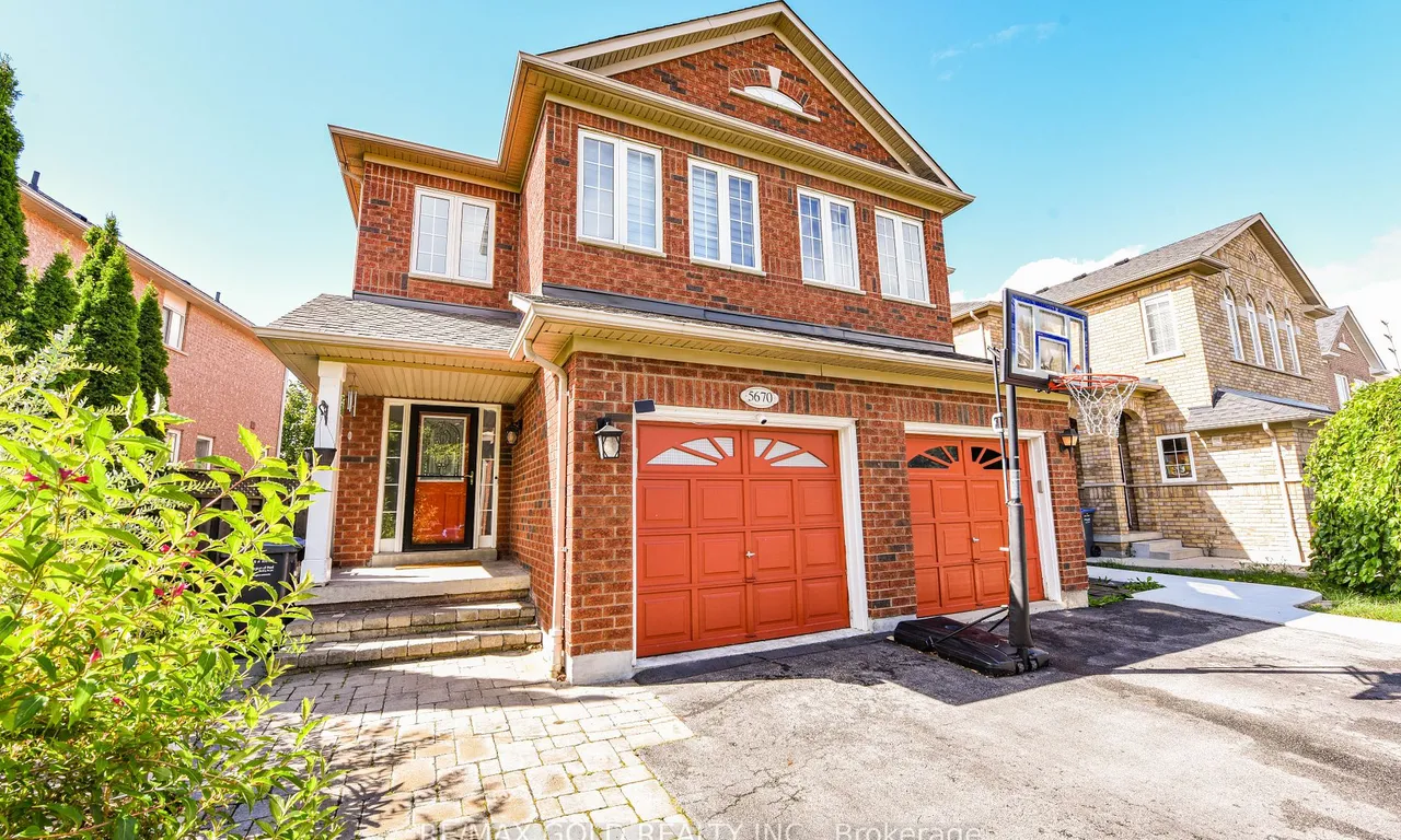 5670 Raleigh St, Mississauga, ON L5M 7E6
