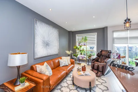 5670 Raleigh St, Mississauga, ON L5M 7E6