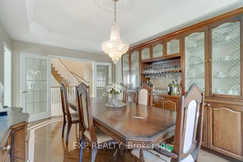 5392 Vail Crt, Mississauga, ON L5M 6G9