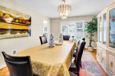 5960 Bell Harbour Dr, Mississauga, ON L5M 5K5