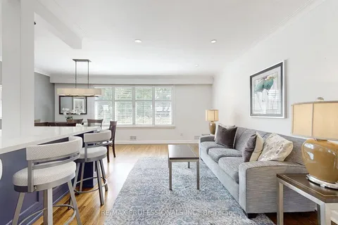 18 Saskatoon Dr, Toronto, ON M9P 2E9