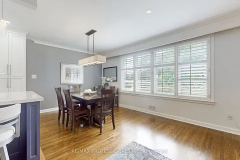 18 Saskatoon Dr, Toronto, ON M9P 2E9