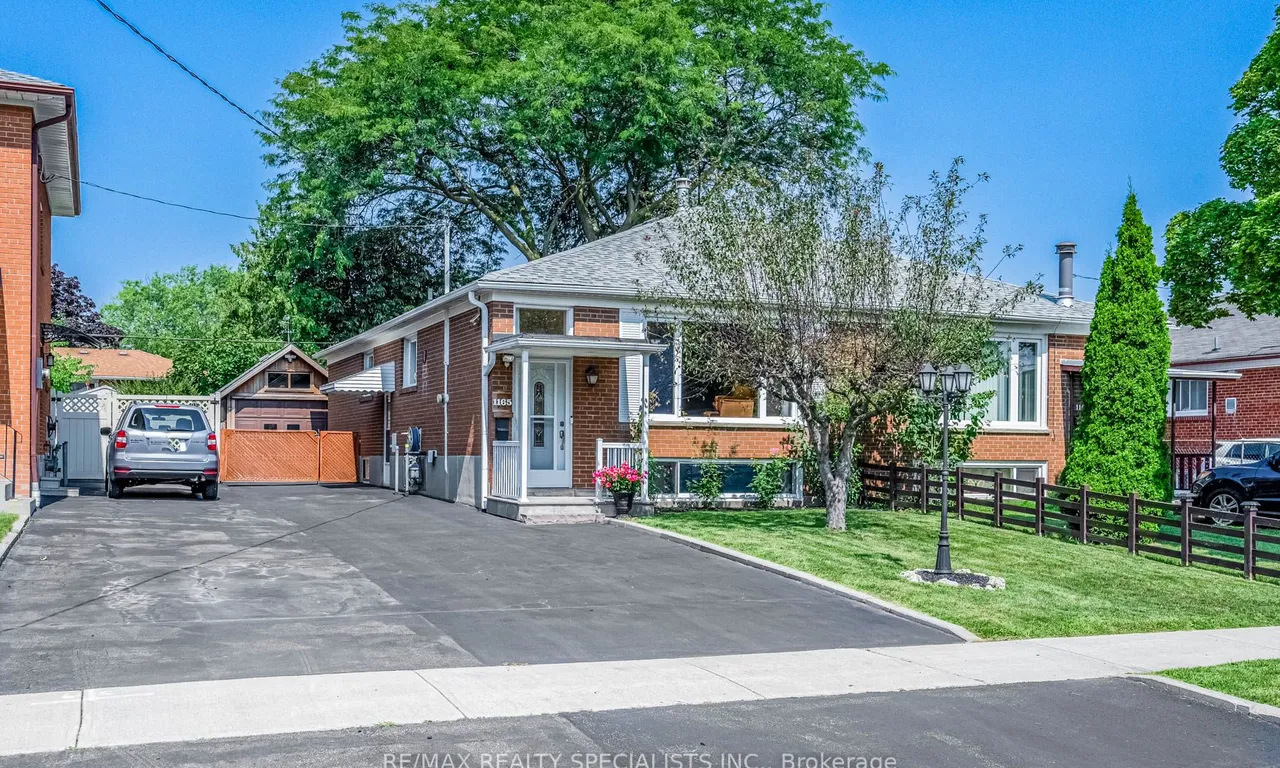 1165 Flagship Dr, Mississauga, ON L4Y 2K3