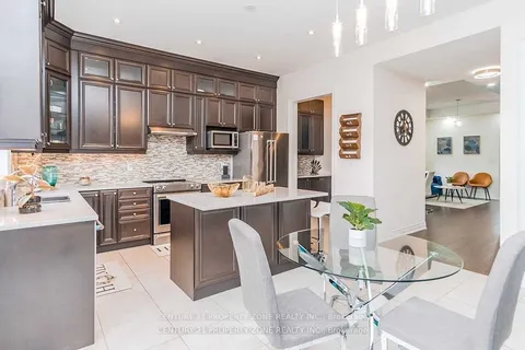 24 Blue Silo Way, Brampton, ON L6X 5P5