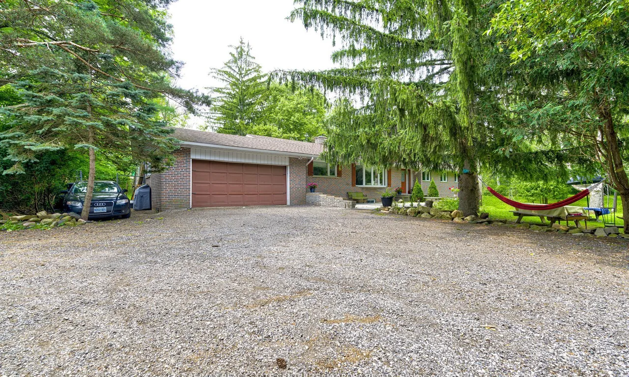 7454 Old Church Rd, Caledon, ON L7C 0H5