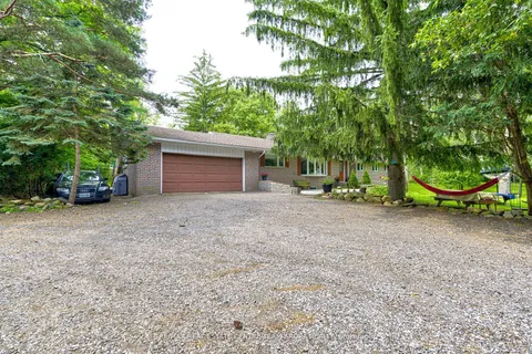 7454 Old Church Rd, Caledon, ON L7C 0H5