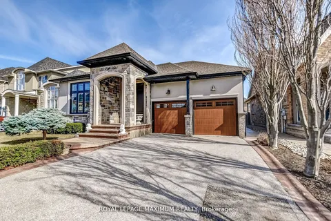 35 Eiffel Blvd, Brampton, ON L6P 1W3