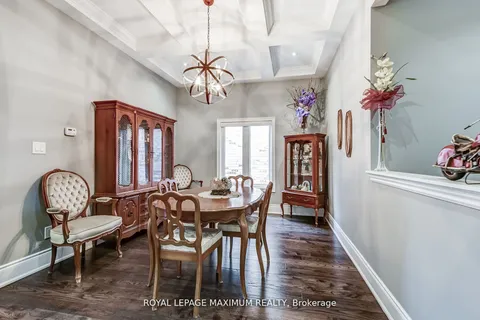 35 Eiffel Blvd, Brampton, ON L6P 1W3