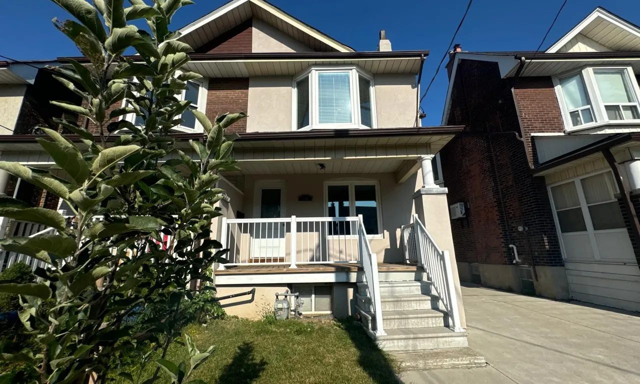 62 Hounslow Heath Rd, Toronto, ON M6N 1G8