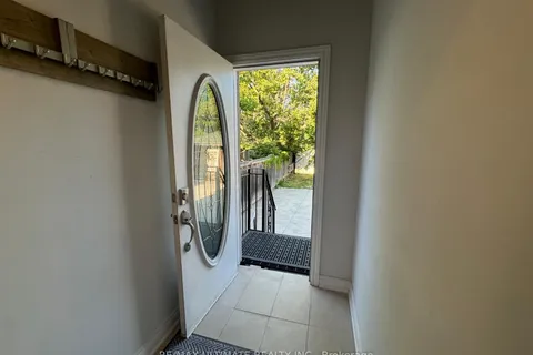 62 Hounslow Heath Rd, Toronto, ON M6N 1G8