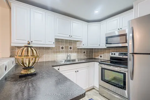 30 Northland Ave, Toronto, ON M6N 2C6