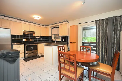 162 Provincial Pl, Brampton, ON L6S 6C2