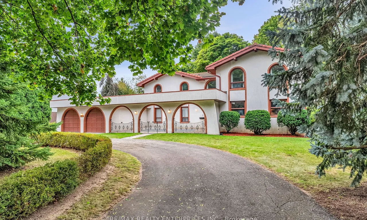 1816 Will Scarlett Dr, Mississauga, ON L5K 2K2