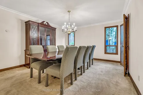 1816 Will Scarlett Dr, Mississauga, ON L5K 2K2