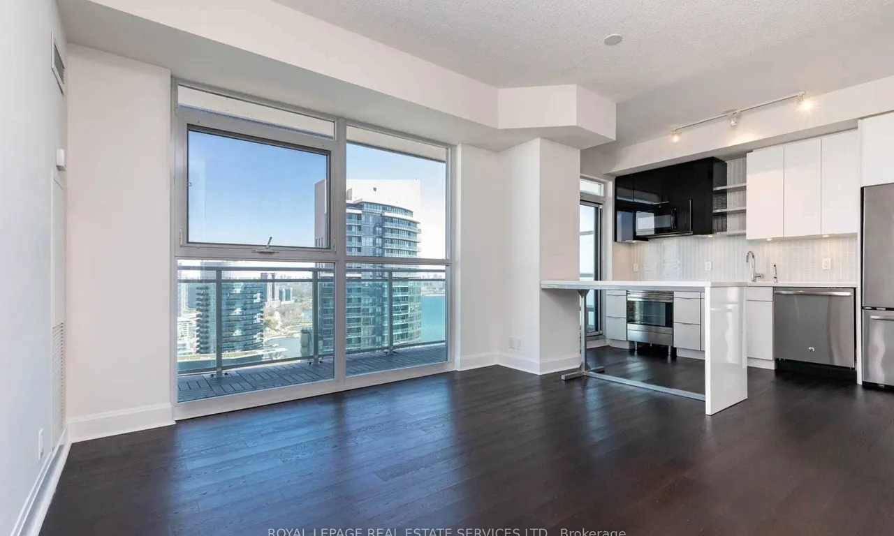 33 Shore Breeze Dr, Toronto, ON M8V 0G1