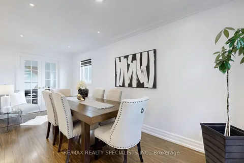 3616 Nutcracker Dr, Mississauga, ON L5N 6G7