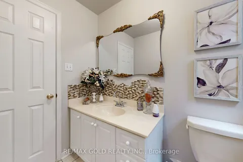 3952 Hazelridge Rd, Mississauga, ON L5N 6Z4