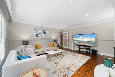 1244 Woodland Ave, Mississauga, ON L5G 2X9