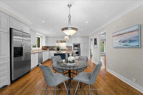 1244 Woodland Ave, Mississauga, ON L5G 2X9