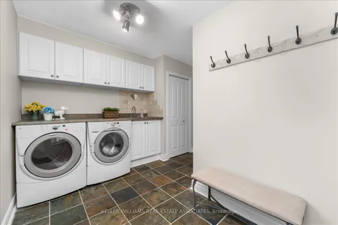 1244 Woodland Ave, Mississauga, ON L5G 2X9