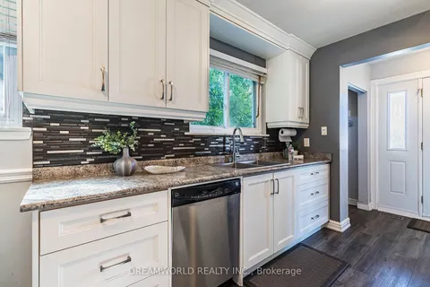 39 Pecan Crt, Toronto, ON M3L 1R6