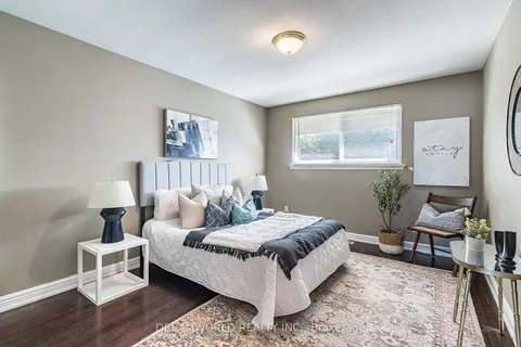 39 Pecan Crt, Toronto, ON M3L 1R6