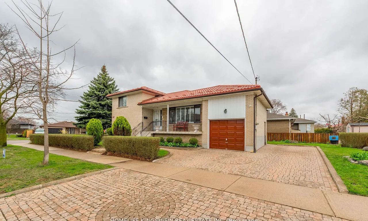 58 Storer Dr, Toronto, ON M9M 1X7