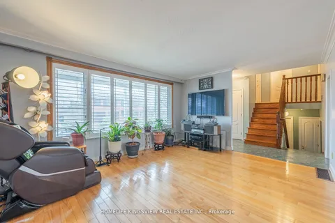 58 Storer Dr, Toronto, ON M9M 1X7