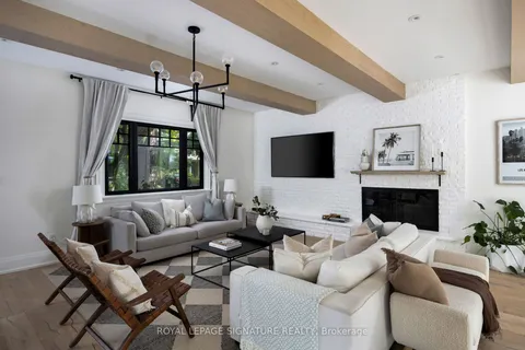 892 Tennyson Ave, Mississauga, ON L5H 2Y7