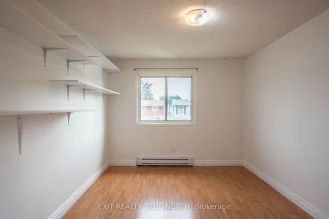8 Grand Rapids Sq, Brampton, ON L6S 2H9