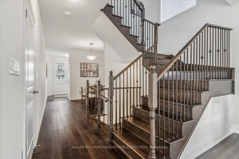 38 Minnock St, Caledon, ON L7G 4K9