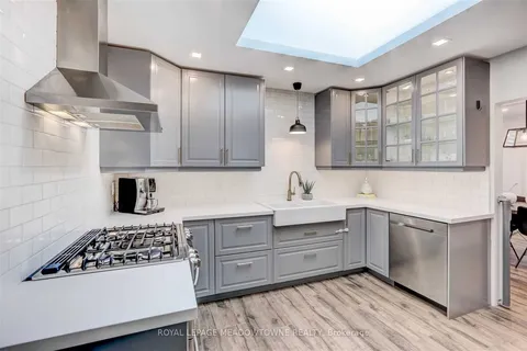 178 Mountainview Rd, Halton Hills, ON L7G 3R1